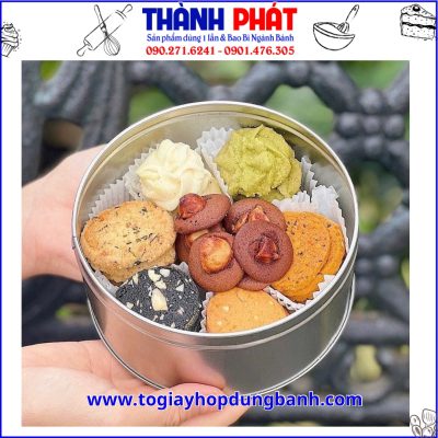 Hộp thiếc tròn lớn đựng ô long nhài nhãn 700ml - Hộp thiếc tròn đựng bánh quy - Hộp thiếc tròn 700ml đựng tiramisu đập - hộp đựng bánh tiramisu Dubai - hộp Thiếc đựng bánh qui - bánh cookie