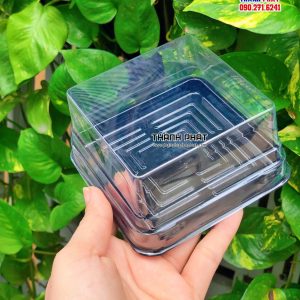 Hộp nhựa vuông đựng bánh trung thu 200g - hộp đựng rau câu trung thu 200g - hộp nhựa đựng bánh trung thu 200g - Hộp vuông đế đen đựng bánh trung thu 200g