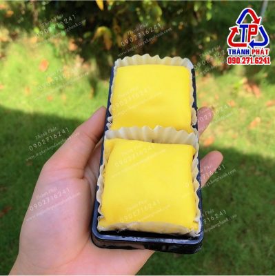 Hộp 2 ngăn đế đen đựng bánh crepe sầu riêng - Hộp đựng 2 cái bánh crepe sầu riêng đế đen - Hộp đựng bánh crepe sầu riêng 2 ngăn - hộp 2 ngăn đen đựng bánh crepe sầu riêng