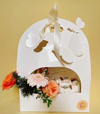 Túi bướm đựng bánh kem quai xách, hộp đưng bánh và hoa, hộp đựng bánh kem mini dễ thương, hộp quai xách bướm trắng