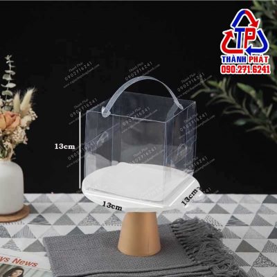 Hộp đựng bánh kem trong suốt - hộp bánh kem trong suốt 13cm x 13cm - hộp bánh kem trong suốt quai xách - hộp mica trong suốt đựng bánh kem.jpg