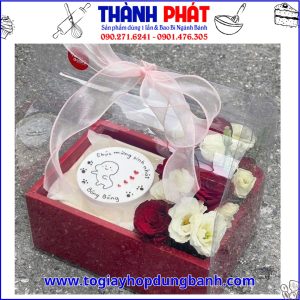 Hộp mica vali đựng bánh và hoa tặng quà 20-11 - hộp quà vali 2 ngăn mica đựng yến chưng tặng quà - hộp mica 2 ngăn quai xách đựng yến chưng tặng quà - Hộp mica 2 ngăn đế giấy quai xách làm quà tặng